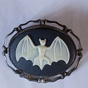 Gothic Bat Brooch Pin Pendant Halloween Vampire Cameo